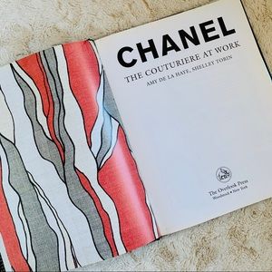 CHANEL: the Couturiere at Work [Book]